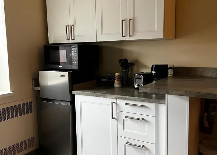 Athabasca Valley Inn & Suites